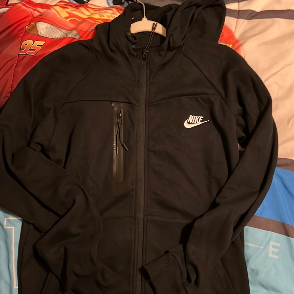 Nike tech sweatsuit— size small— selling the jacket and pants for one price